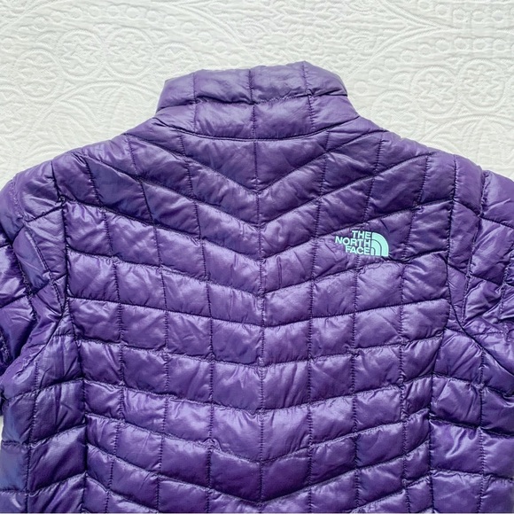 The North Face Women's Thermoball‎ Full-Zip Jacket - Picture 2 of 5